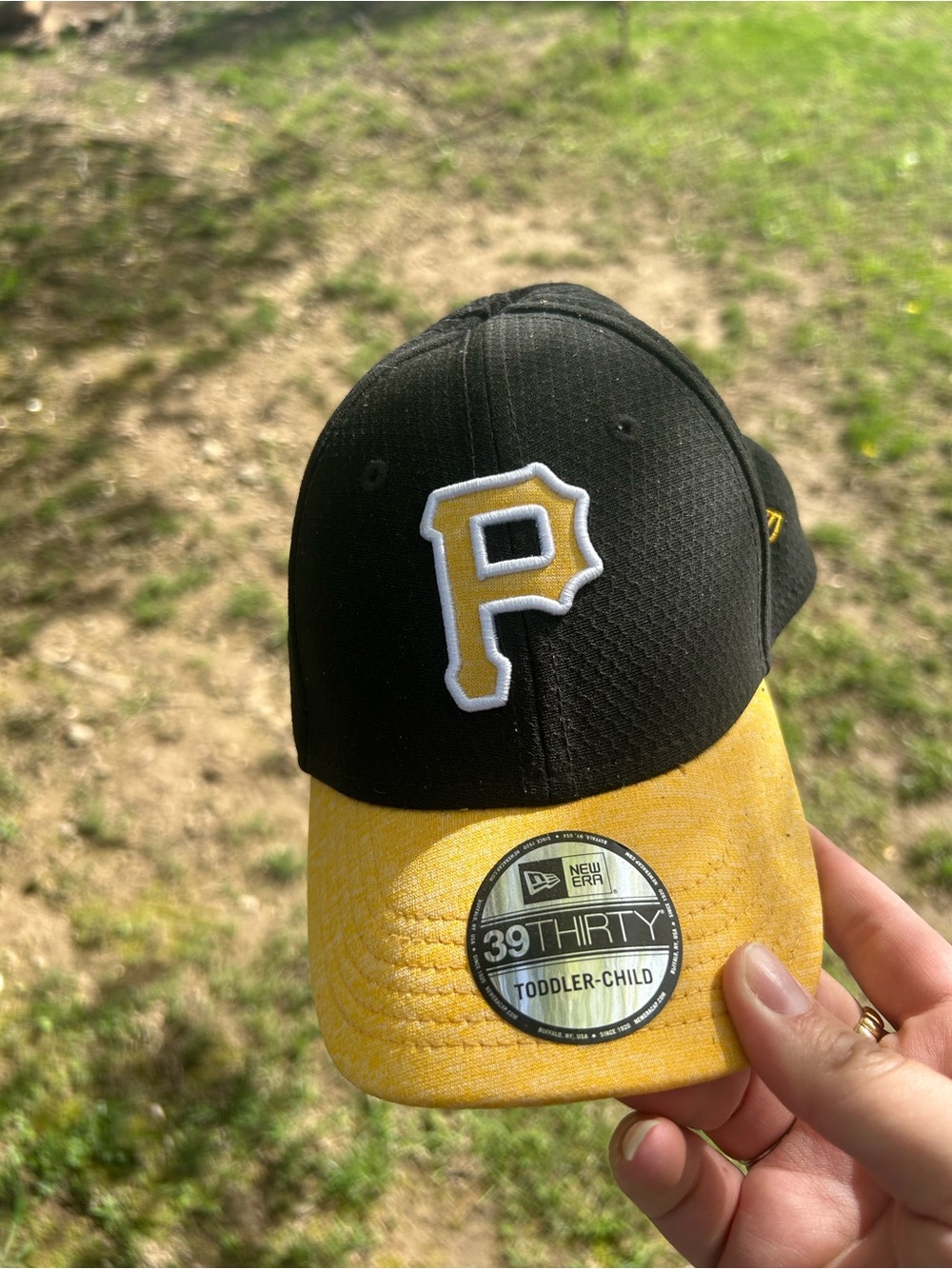 Pittsburgh Pirates Black Baseball Cap